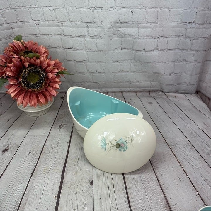 vtg Boutonniere by Taylor, Smith & T (TS&T) 1.25 Quart Oval Covered Casserole