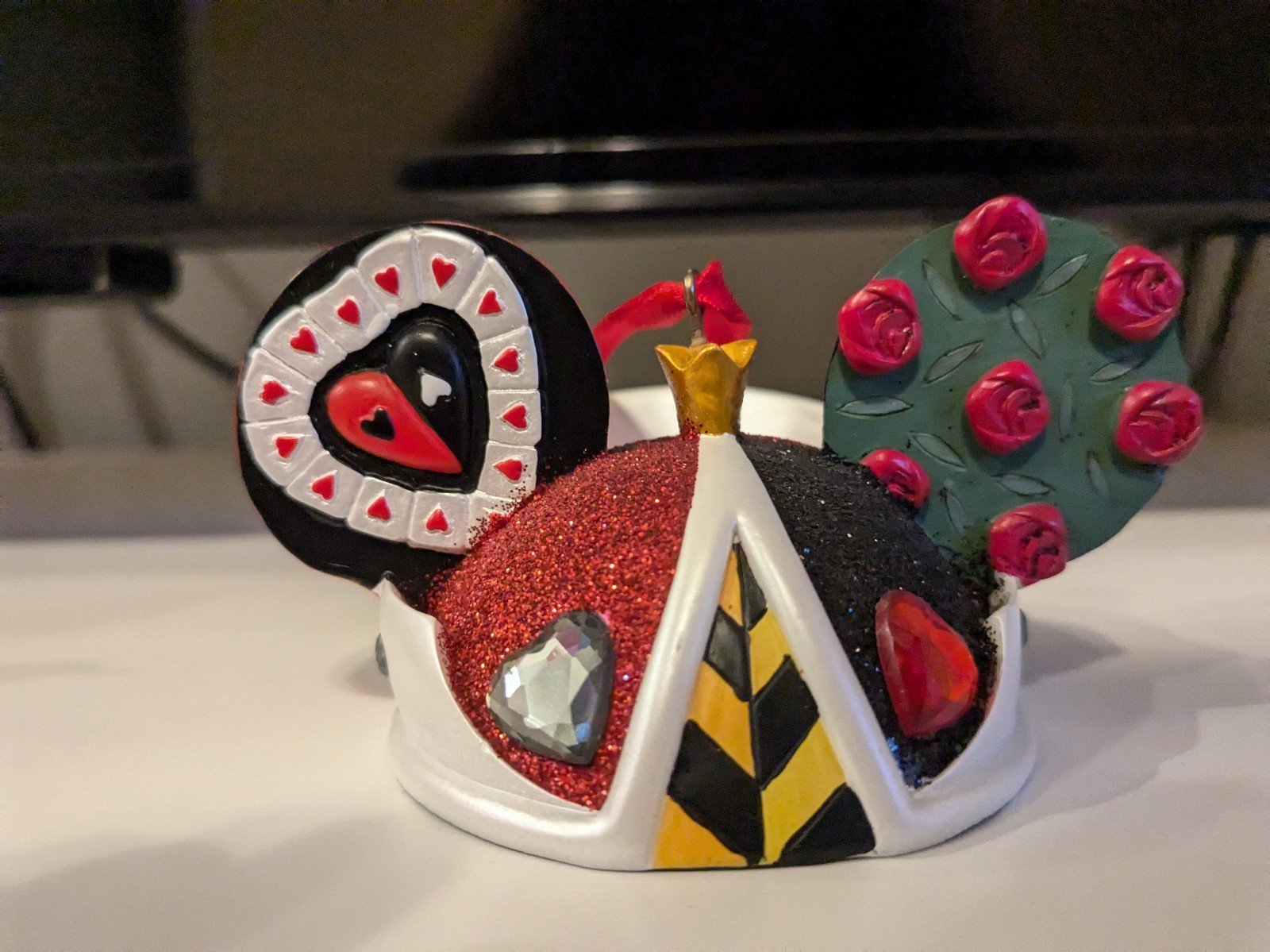 Disney Queen of hearts ear hat ornament Limited Edition