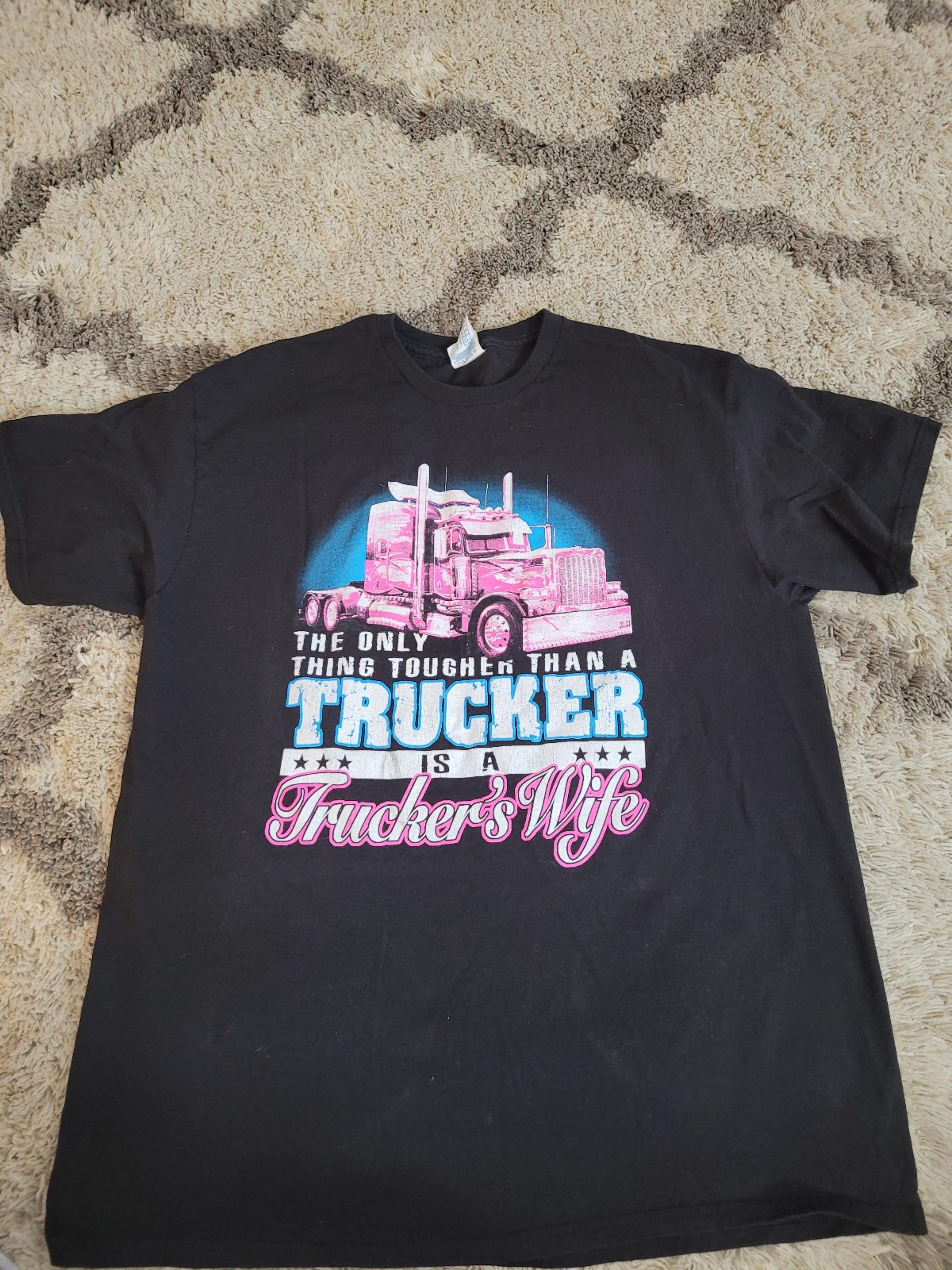 Women's Truckers Wife Pro Delta Size Large Crew Neck Tee-Shirt Black & Pink