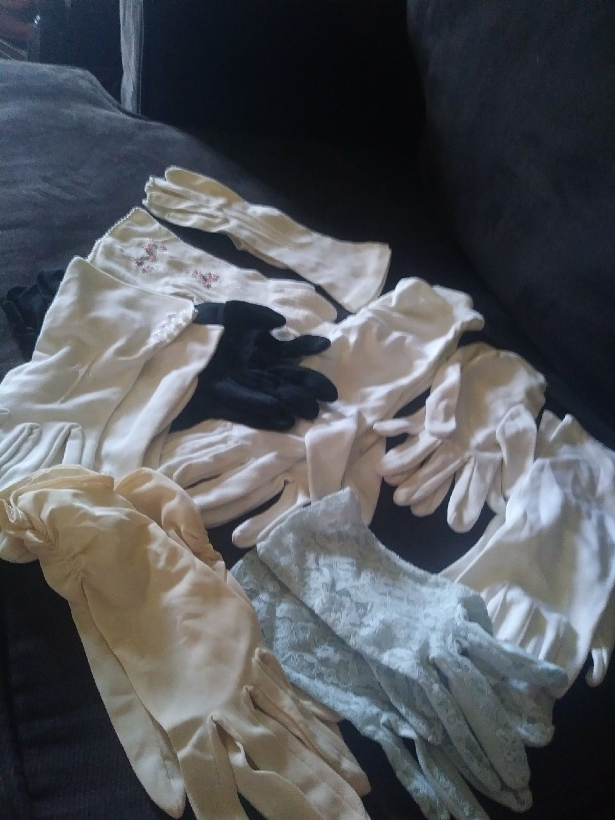 Vintage ladies gloves