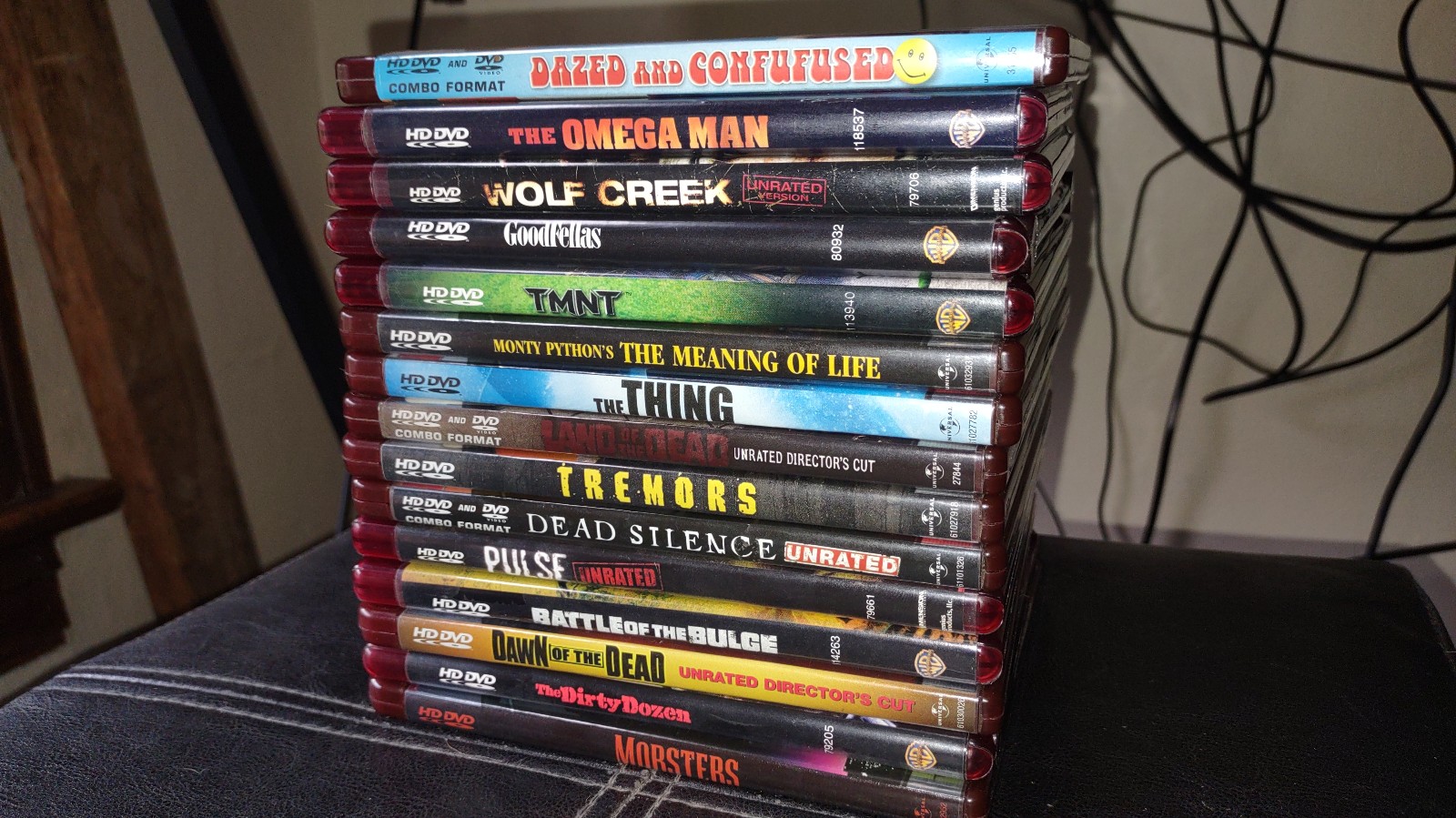 Lot of 15 HD DVDs horror comedy war movies