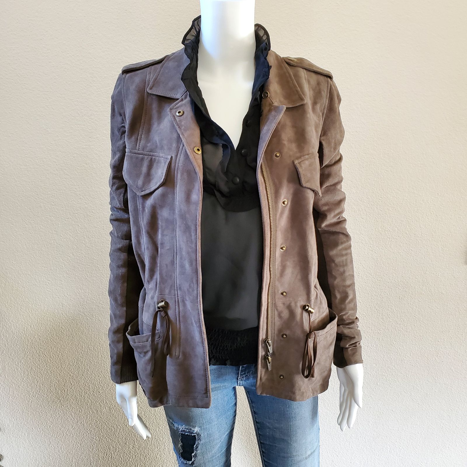 VEDA 100% Leather Jacket Size Small