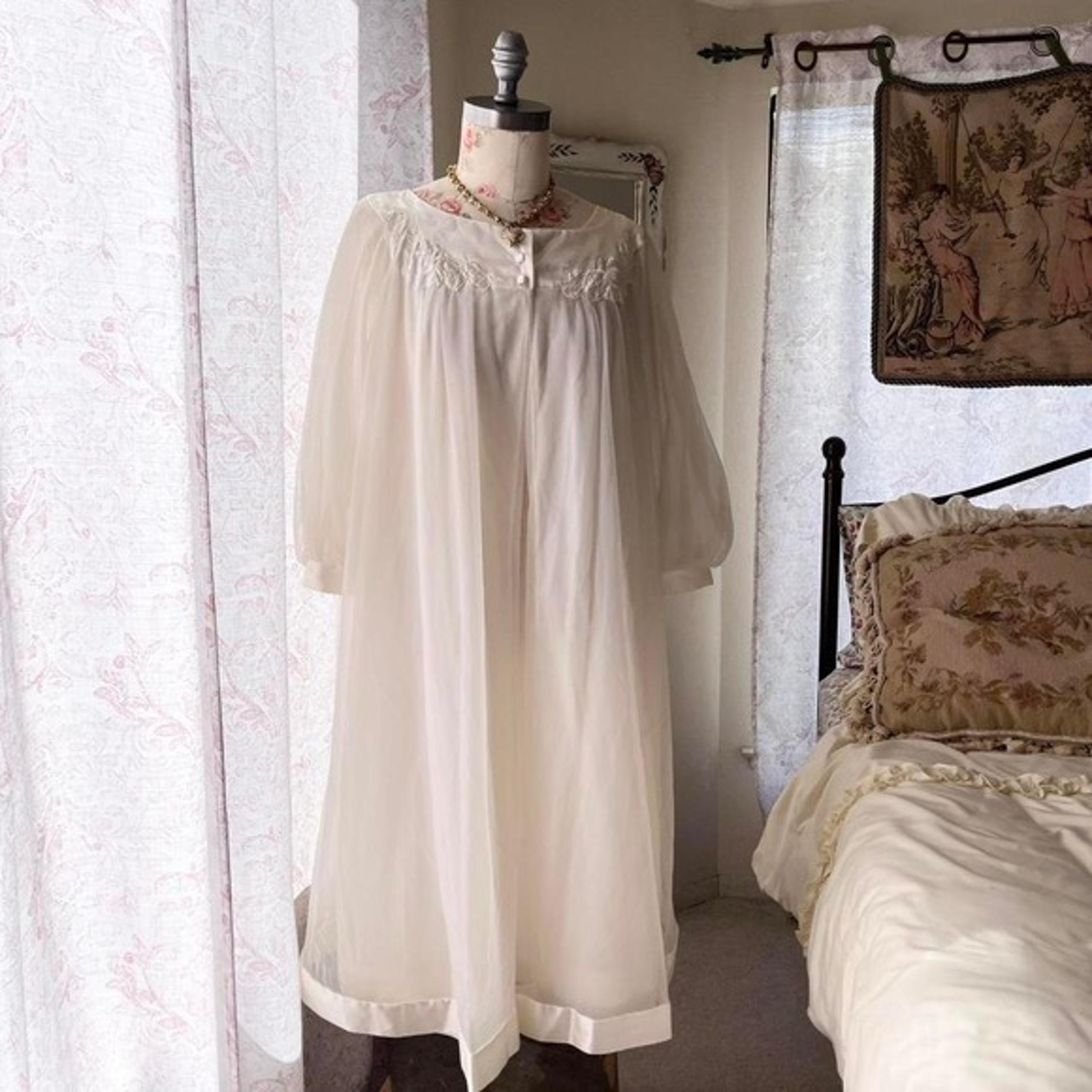 Gossard vintage white 50s peignoir set