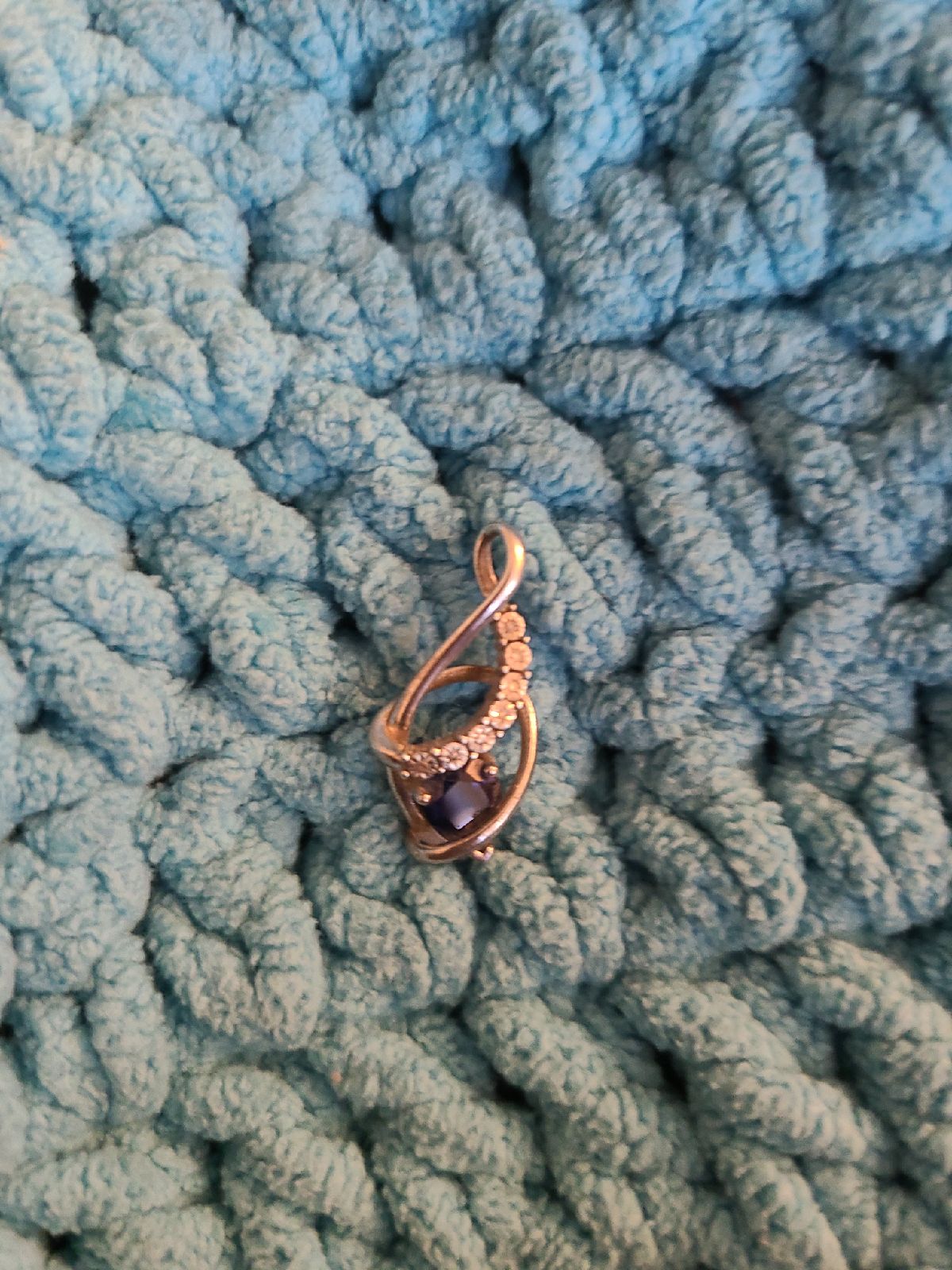 Sapphire and diamond pendant!