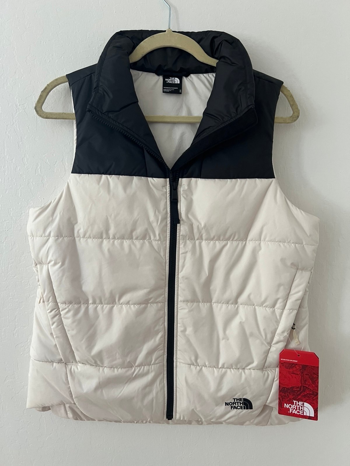 Women’s The North Face Vest (Medium- vintage white)