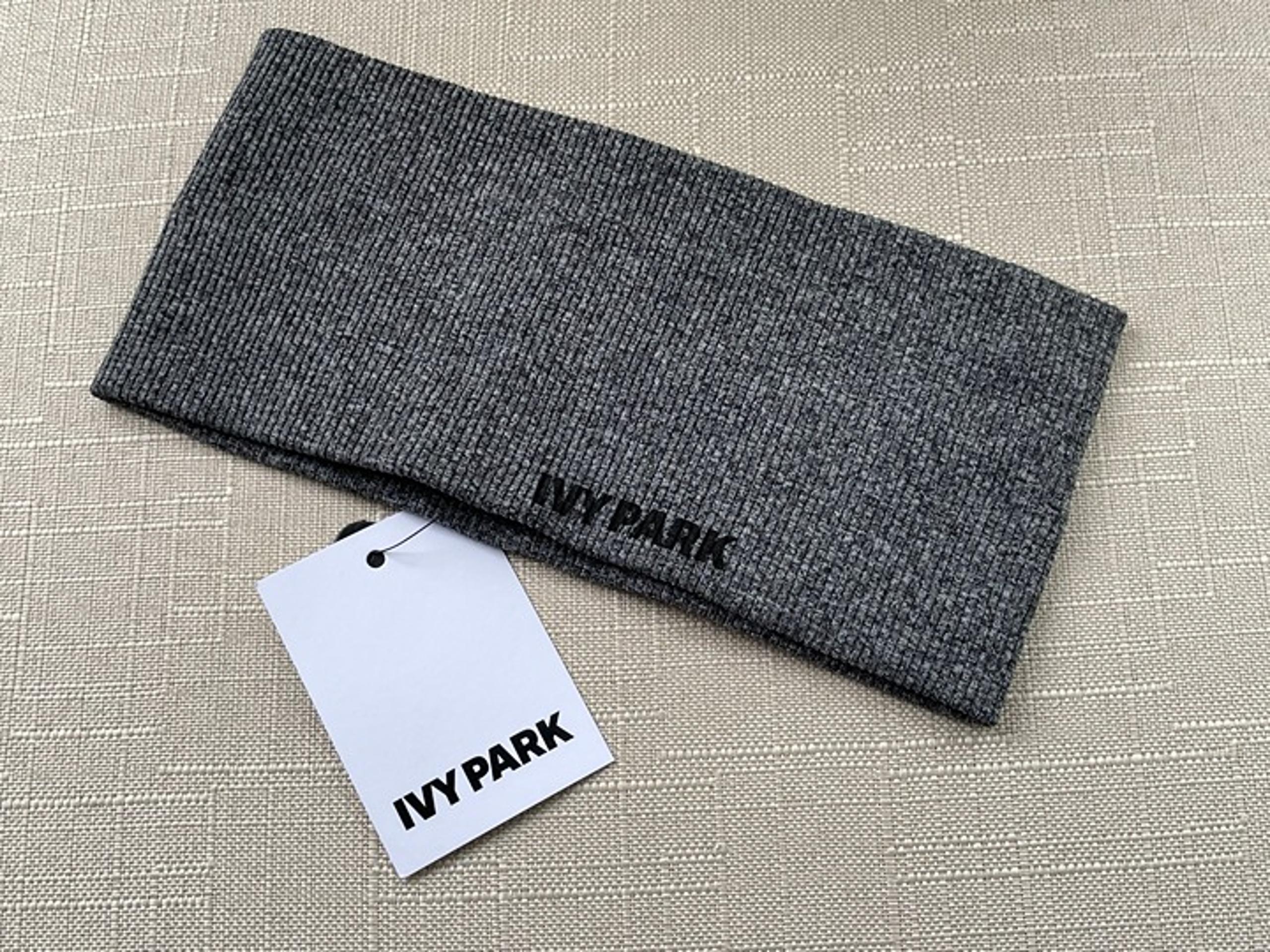 Ivy Park by Beyonce Knit Seamless Ribbed Wide Headband Grey Band One Size new