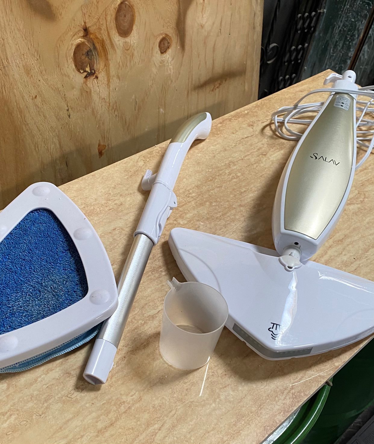 Salav steam cleaner