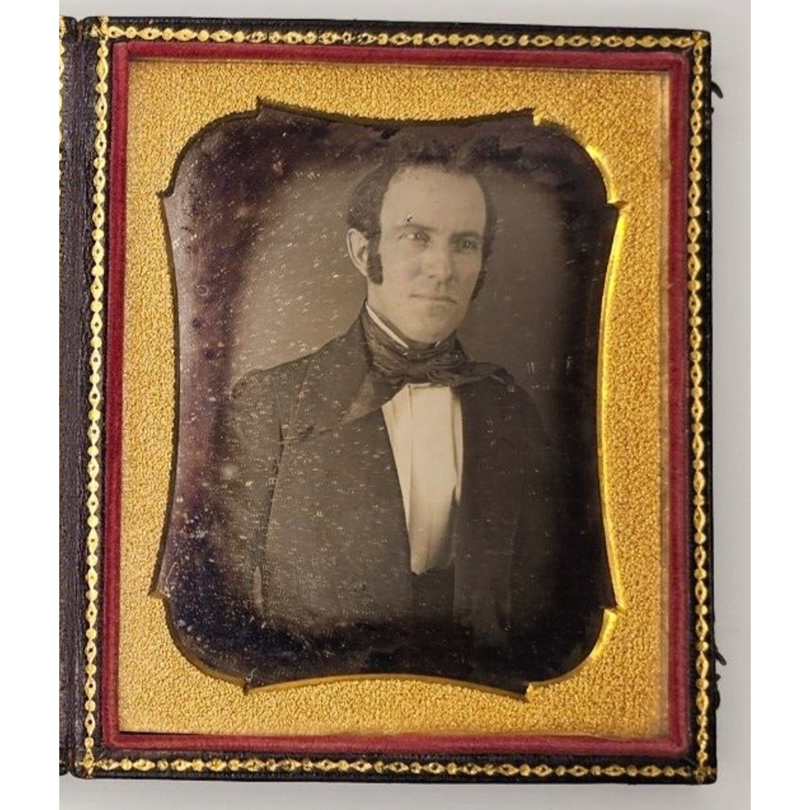 1/4th Plate Daguerreotype Of A Man In A Full Union Case
