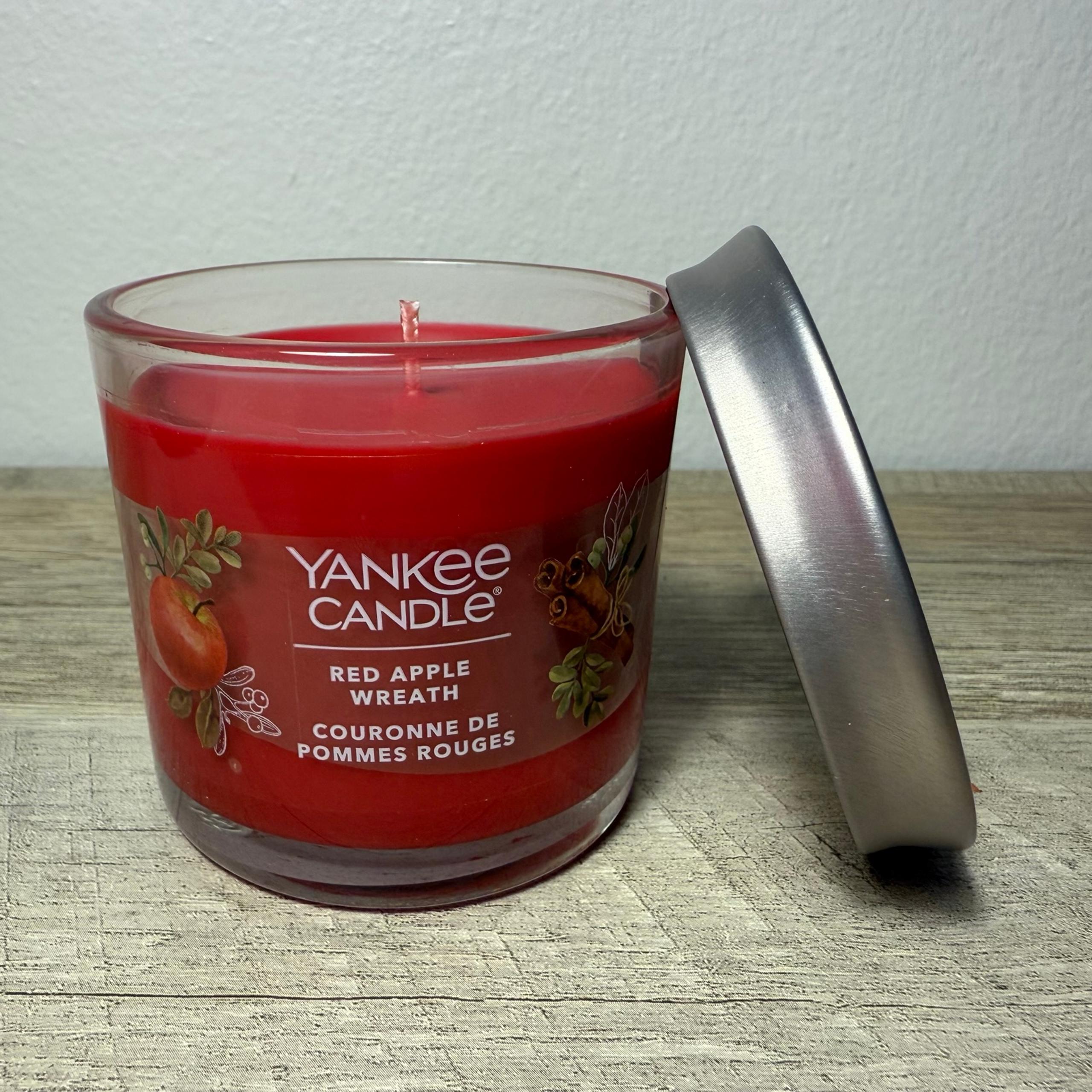 Yankee Candle Big Apple Christmas Signature Small Tumbler Candle