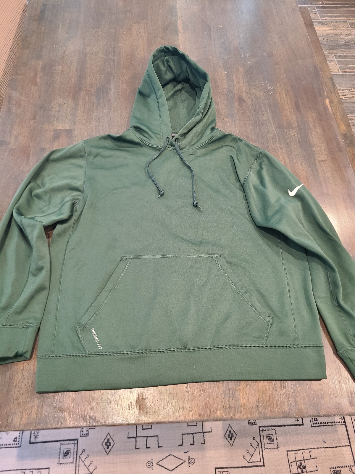 Nike Therma fit light green Sweatshirt Size m