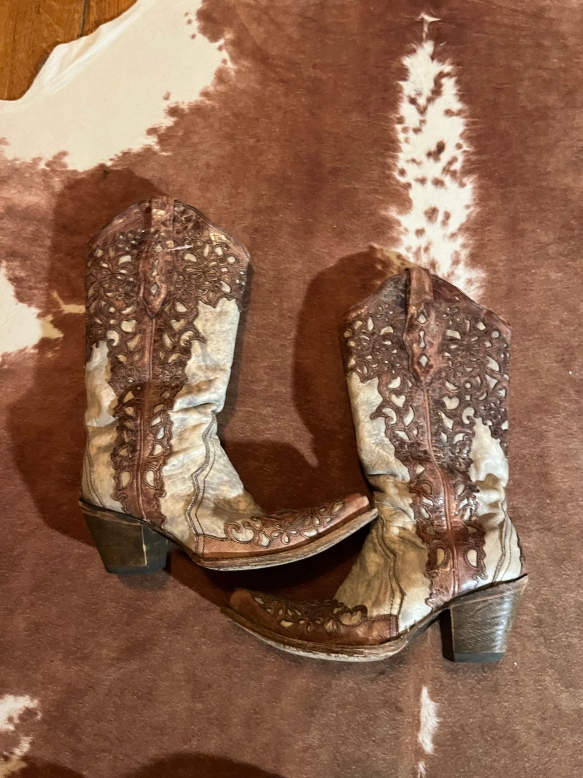 Corral Addison pointed toe boots size 9