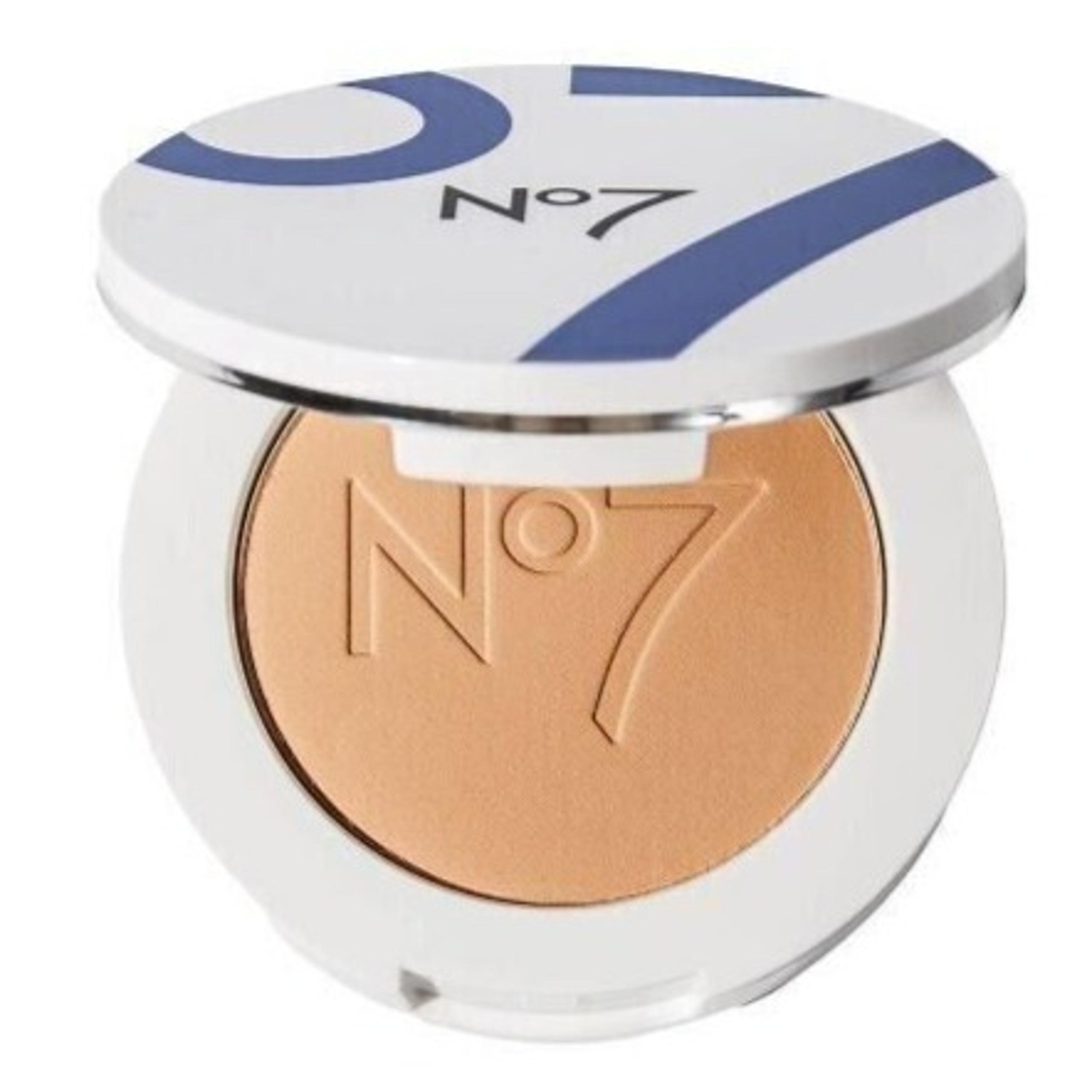 No7 (Rich) Lift & Luminate Triple Action Translucent Finishing Powder - 0.35oz