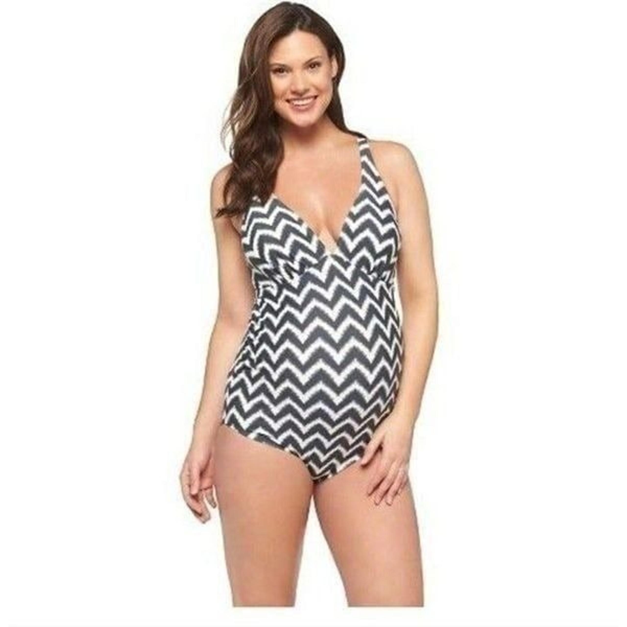 Women's Maternity SwimSuit XL One Piece Chevron Print by Liz Lange NWOT