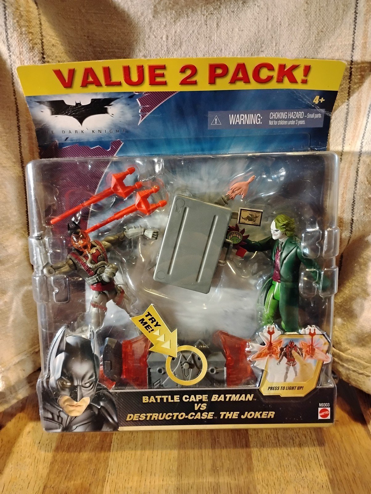 Mattle Value 2 pack Batman Battle Cape Batman vs Destructo Case The Joker