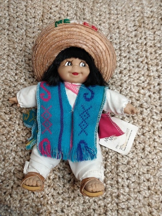 Vintage Muñecas Mexican Doll