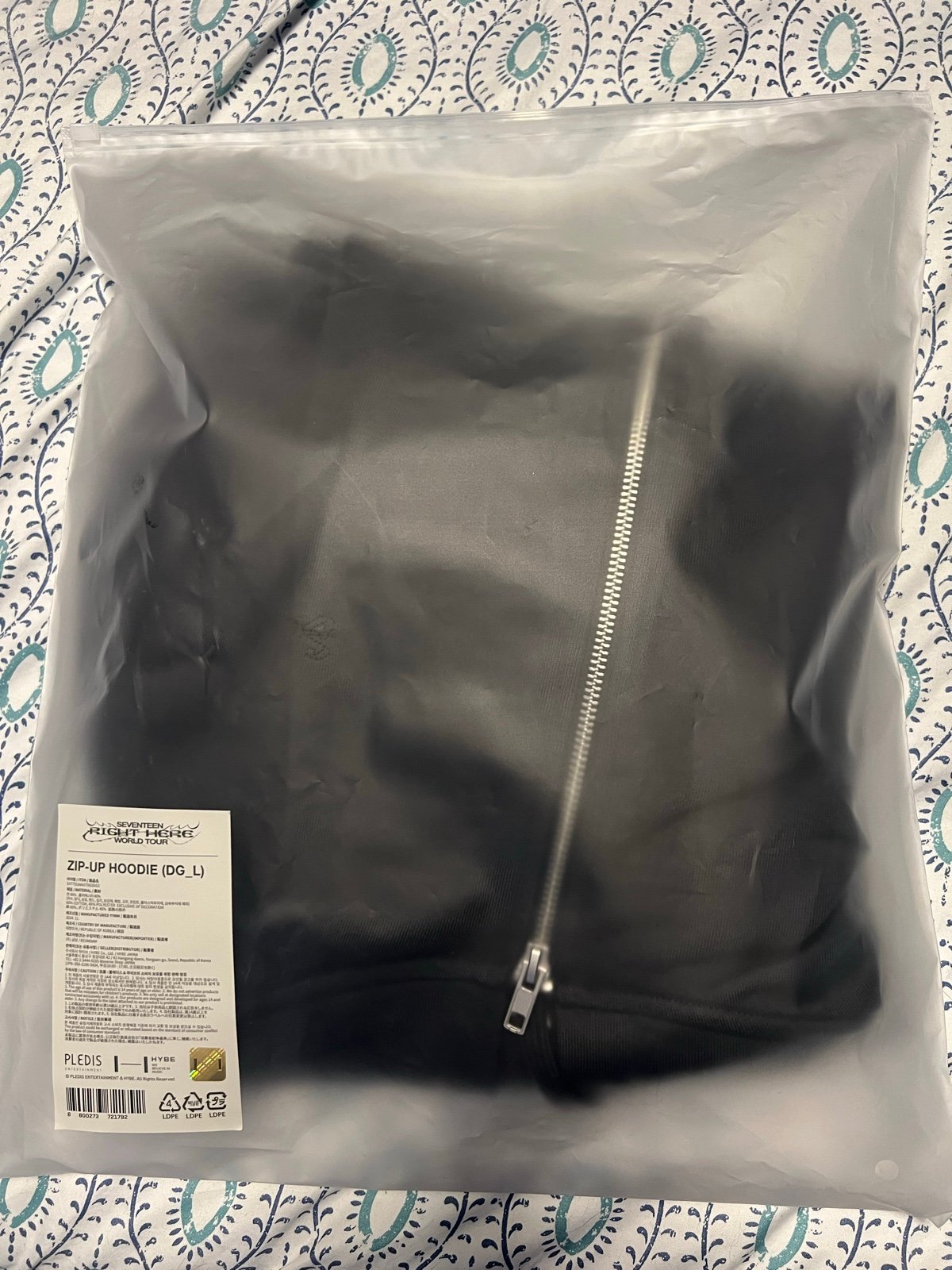 SEVENTEEN SAY THE NAME HOODIE (photocards included) Large