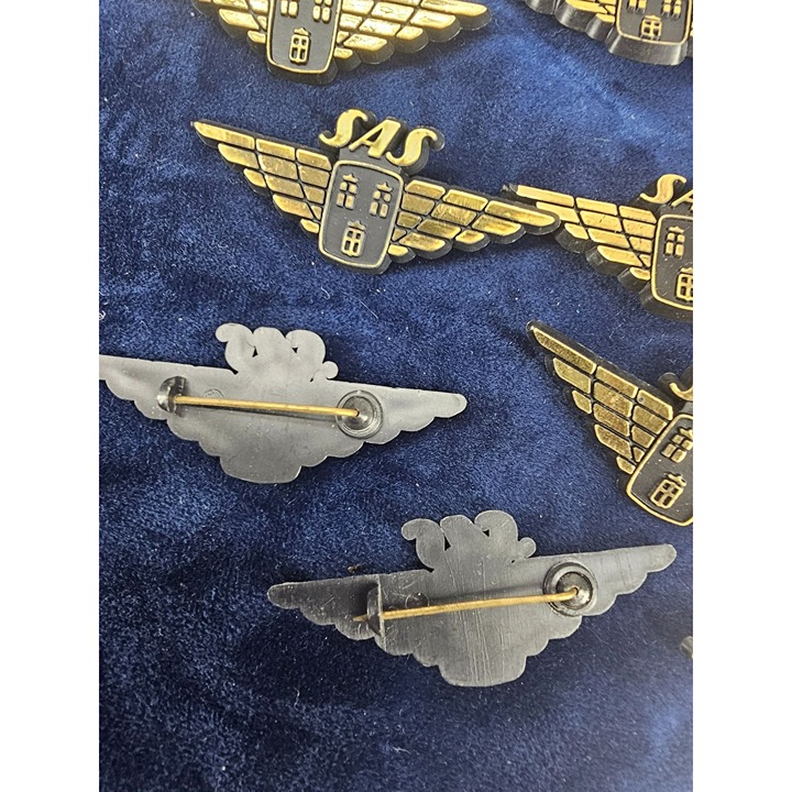 SAS Scandinavian Airlines Junior Pilot Wings Pin Plastic Badge SAS-15 Vintage