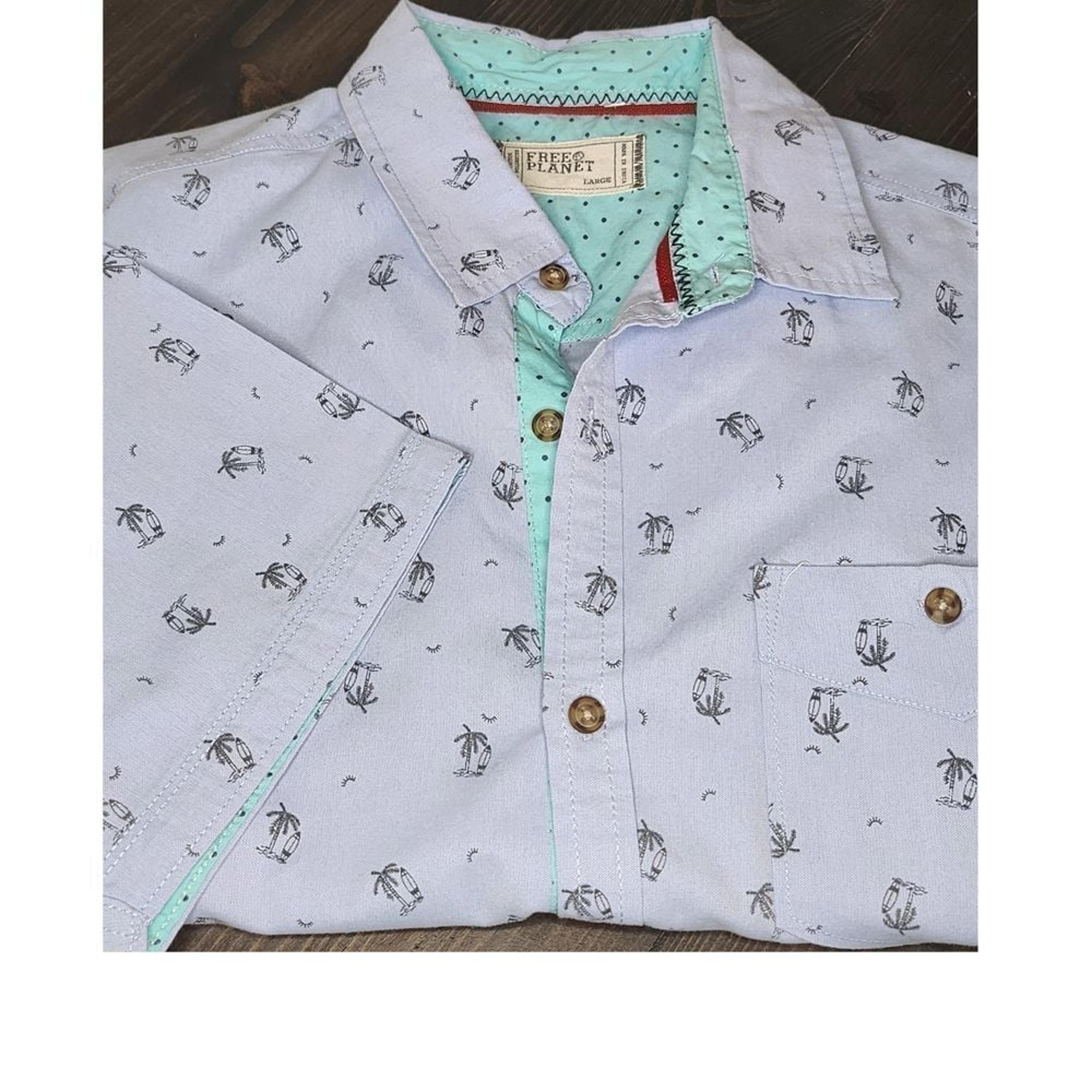 Free Planet Short Sleeve Button Up Shirt Men's Large Tropical Print