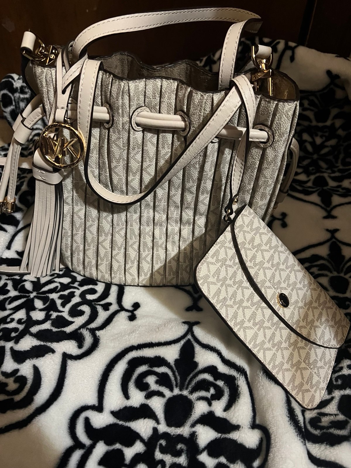 MICHAEL KORS WILLA BAG