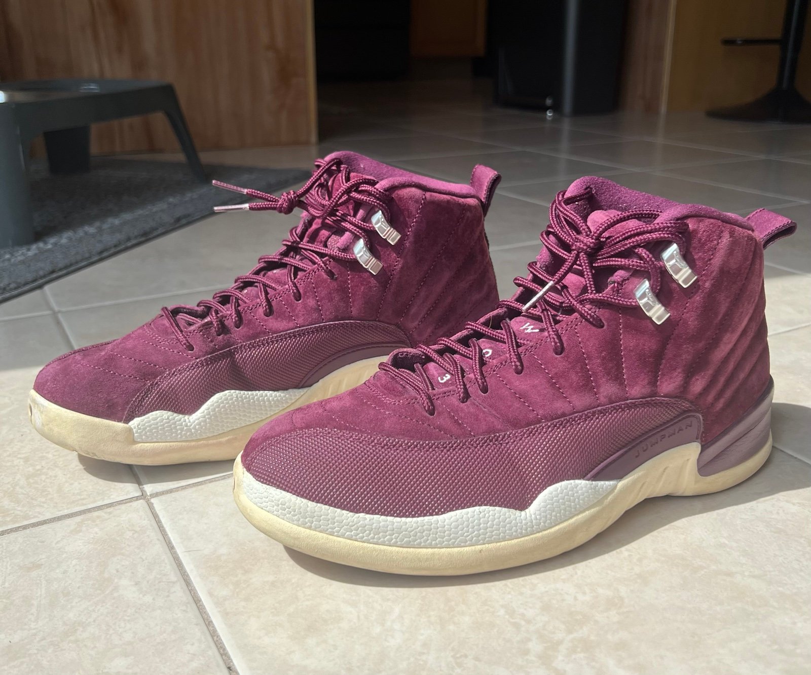 Air Jordan 12 Retro Bordeaux Men’s size 10.5