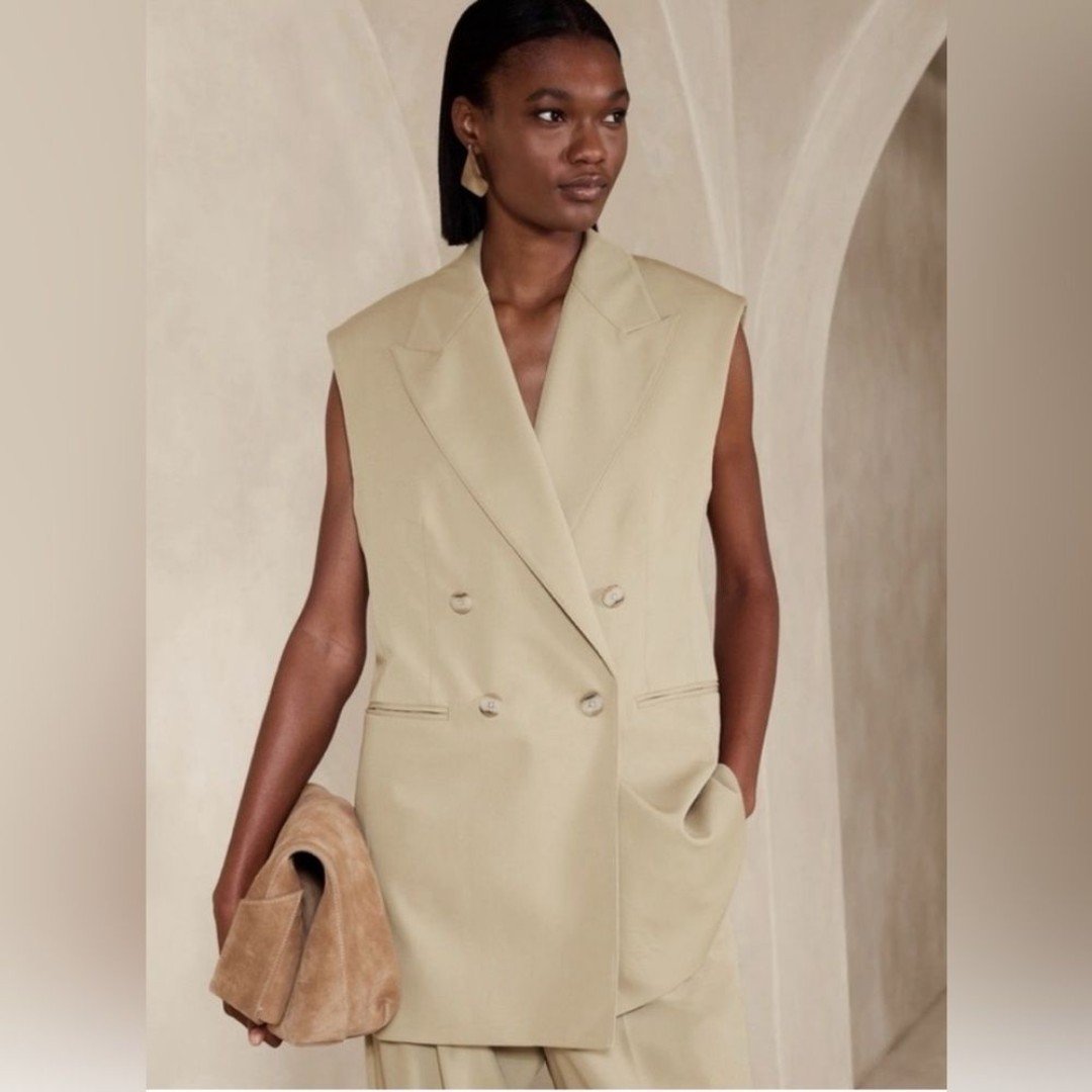 NWT! Banana Republic Beige Wool In Italy Blazer Vest - Size Large