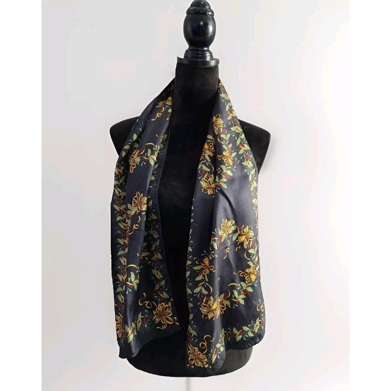 Vtg Oscar De La Renta Silk Holiday Scarf With Holly, Berries & Gold Bell Wreath