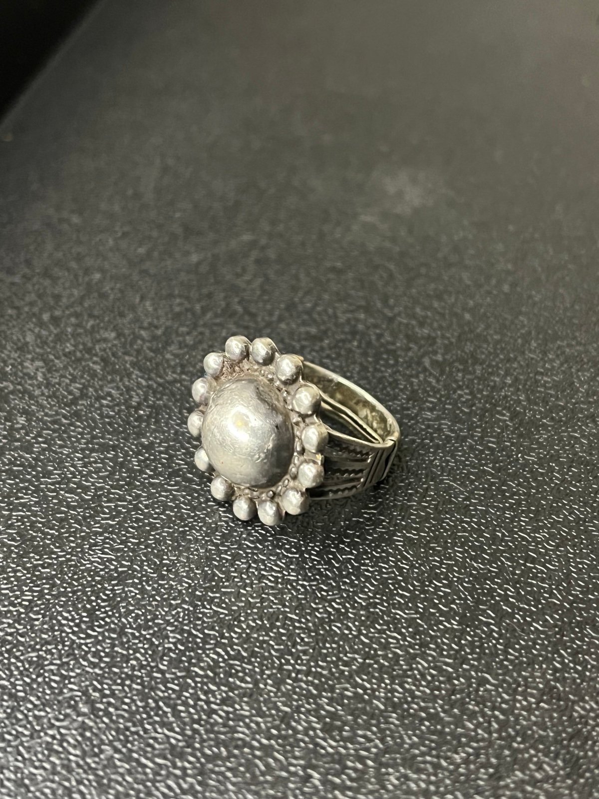 Vintage to antique unsigned tested sterling southwestern ball ring w sizer 4-5