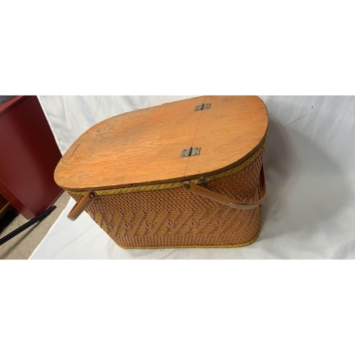 Vintage Redmon large traditional picnic
