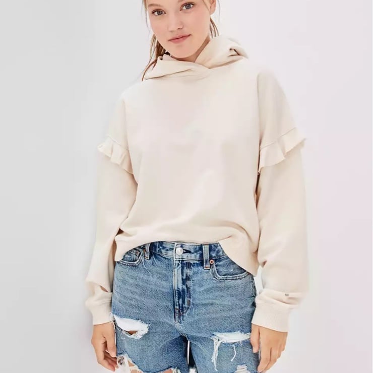 NWT AE Ruffle-Sleeve Hoodie COLOR CREAM SIZE LARGE Cute, comfy, AND statement-ma