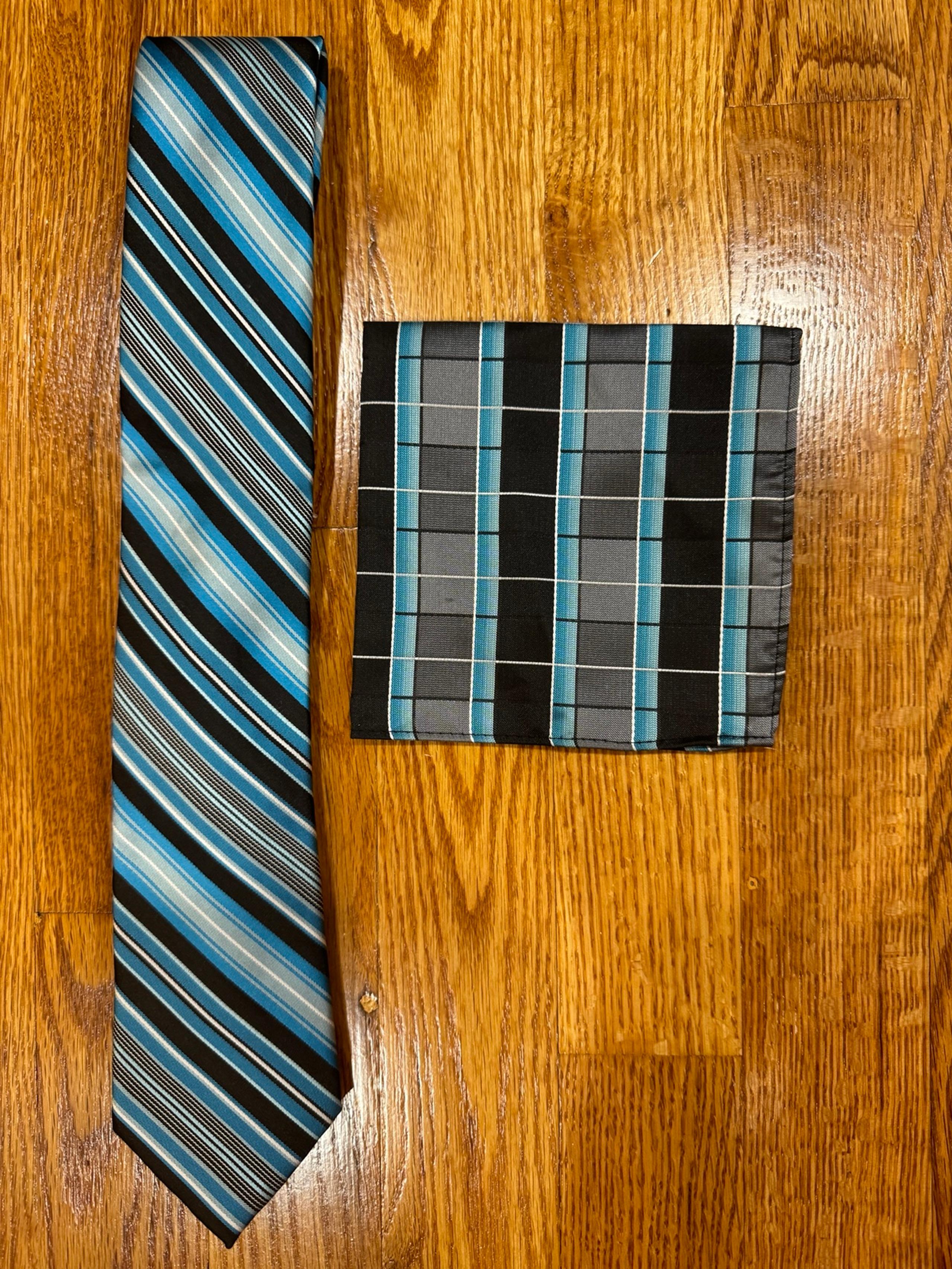 Blue Gray Tie and Pocket Square