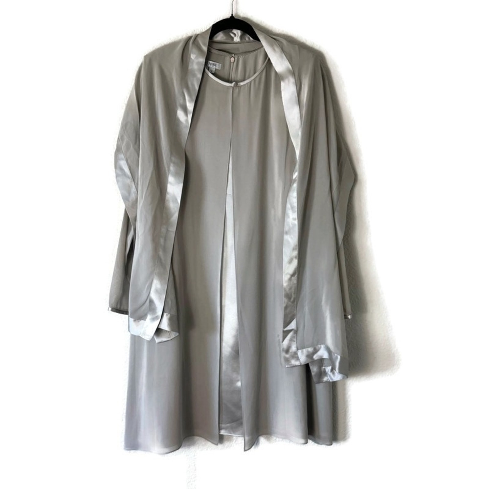 Kay Unger Silk Deep Champagne Taupe Cape Long Sleeved Evening Dress Size 12