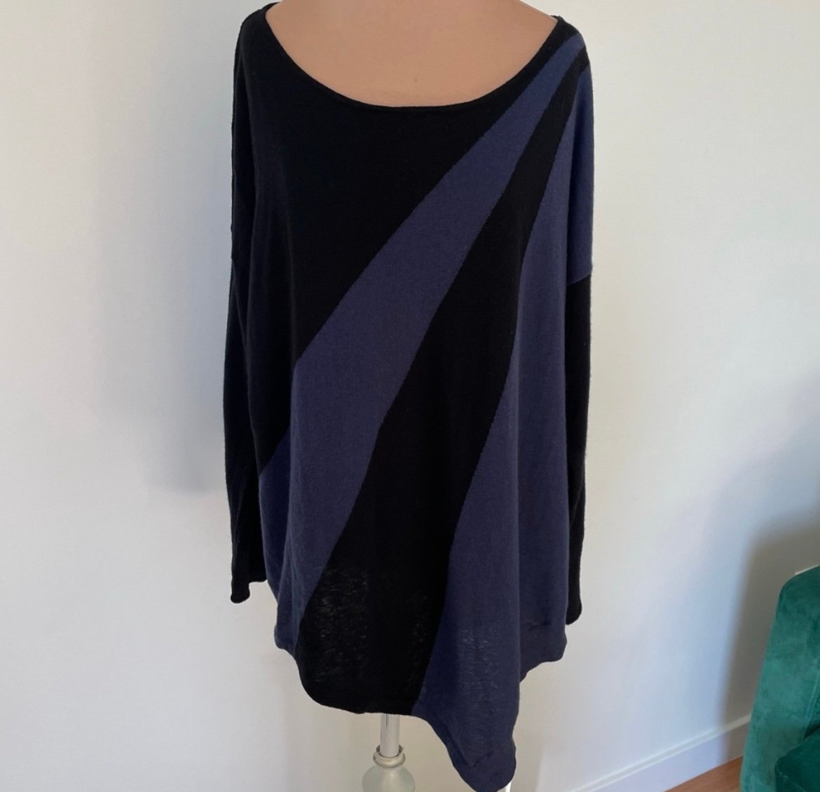 Alice & Olivia Cashmere Wool Long Sleeve Light Weight Sweater EUC L C206764915