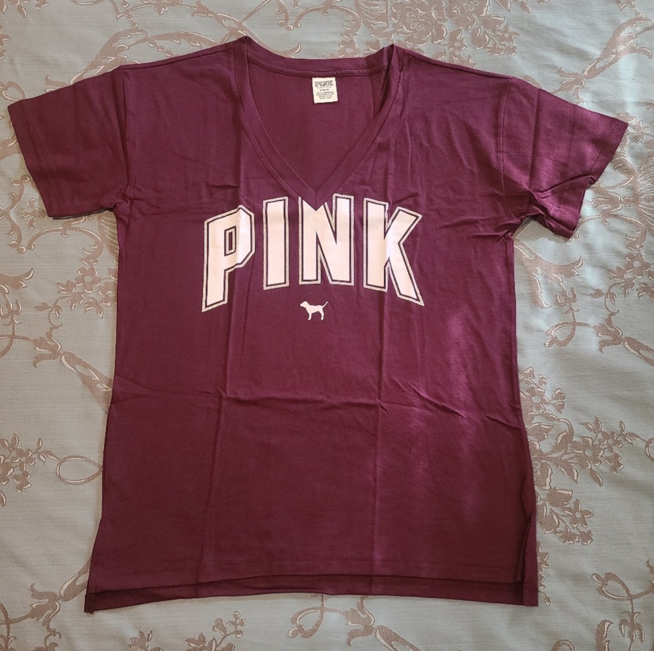 Victoria's Secret PINK V Neck Burgundy Short Sleeve T-shirt Women Size Medium