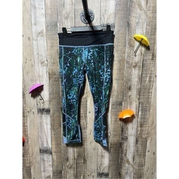 LULULEMON BLUE PATTERNED MESH CROP LEGGINGS SZ 4