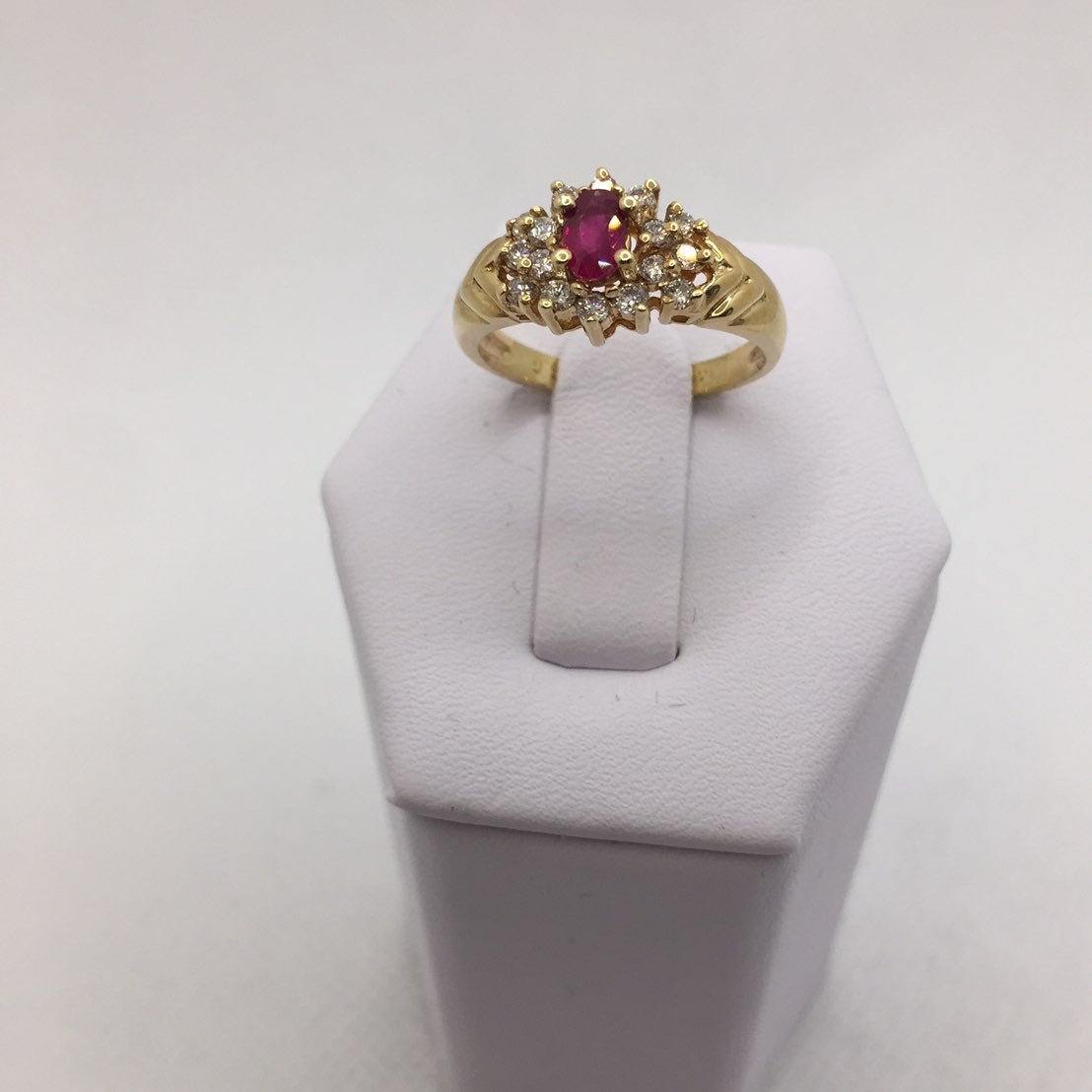 Women 14k Yellow Gold Diamond and Ruby R