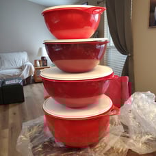 Tupperware thatsa bowl tower