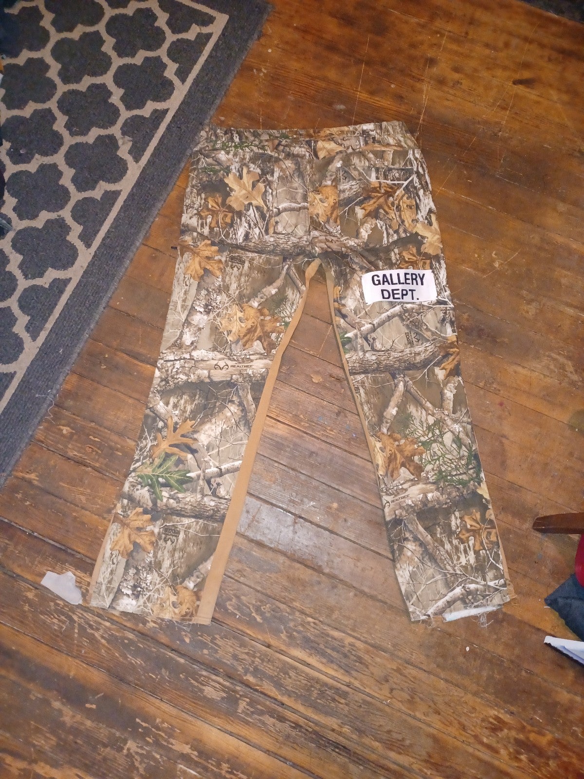 GALLERY Dept. Camo flared pants
