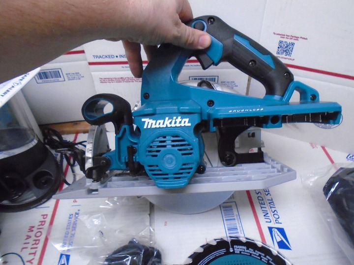 BARE TOOL NEW MAKITA XSH06 36V (18V X2) LXT LI-ION BRUSHLESS 7-1/4 CIRCULAR SAW