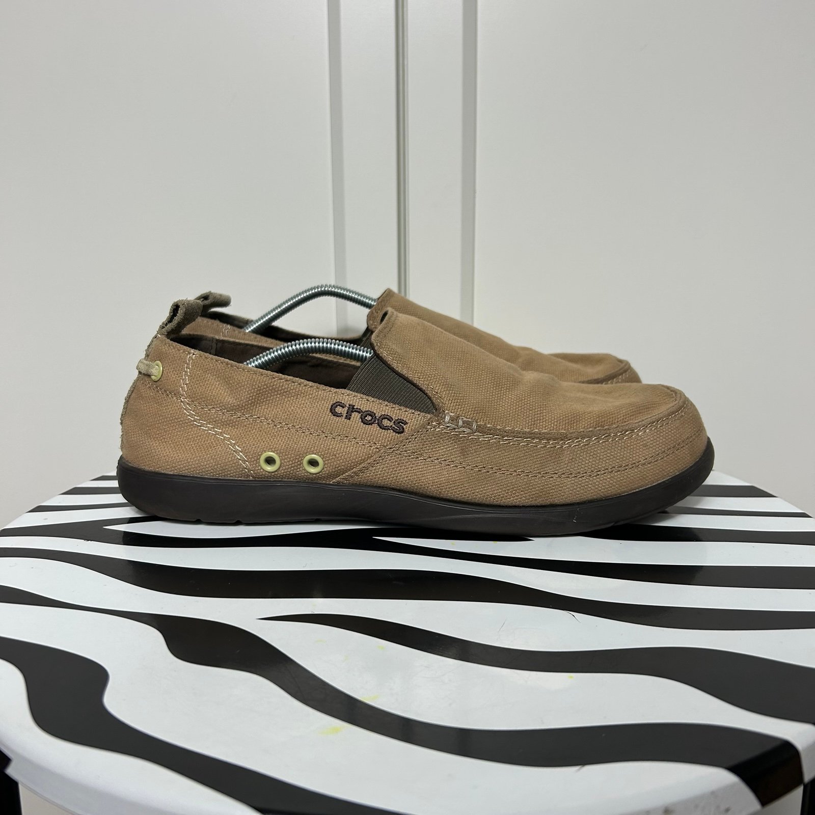 Crocs Santa Cruz brown tan canvas slip on sneakers