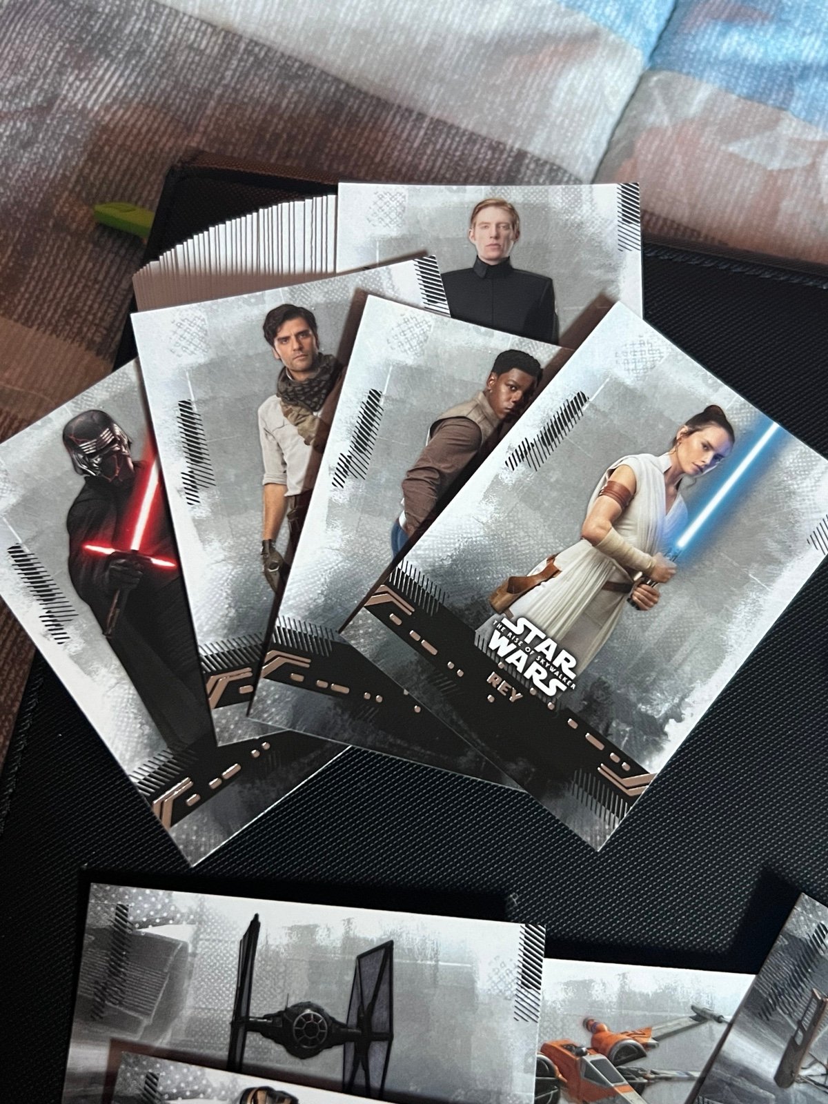 Topps Star Wars The Rise of Skywalker Complete base set 1-99 + Inserts