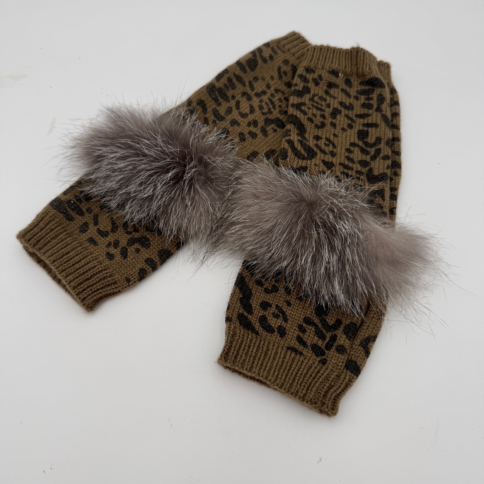 Mitchies Matchings Wrist Warmers Died Blue Fox Skin