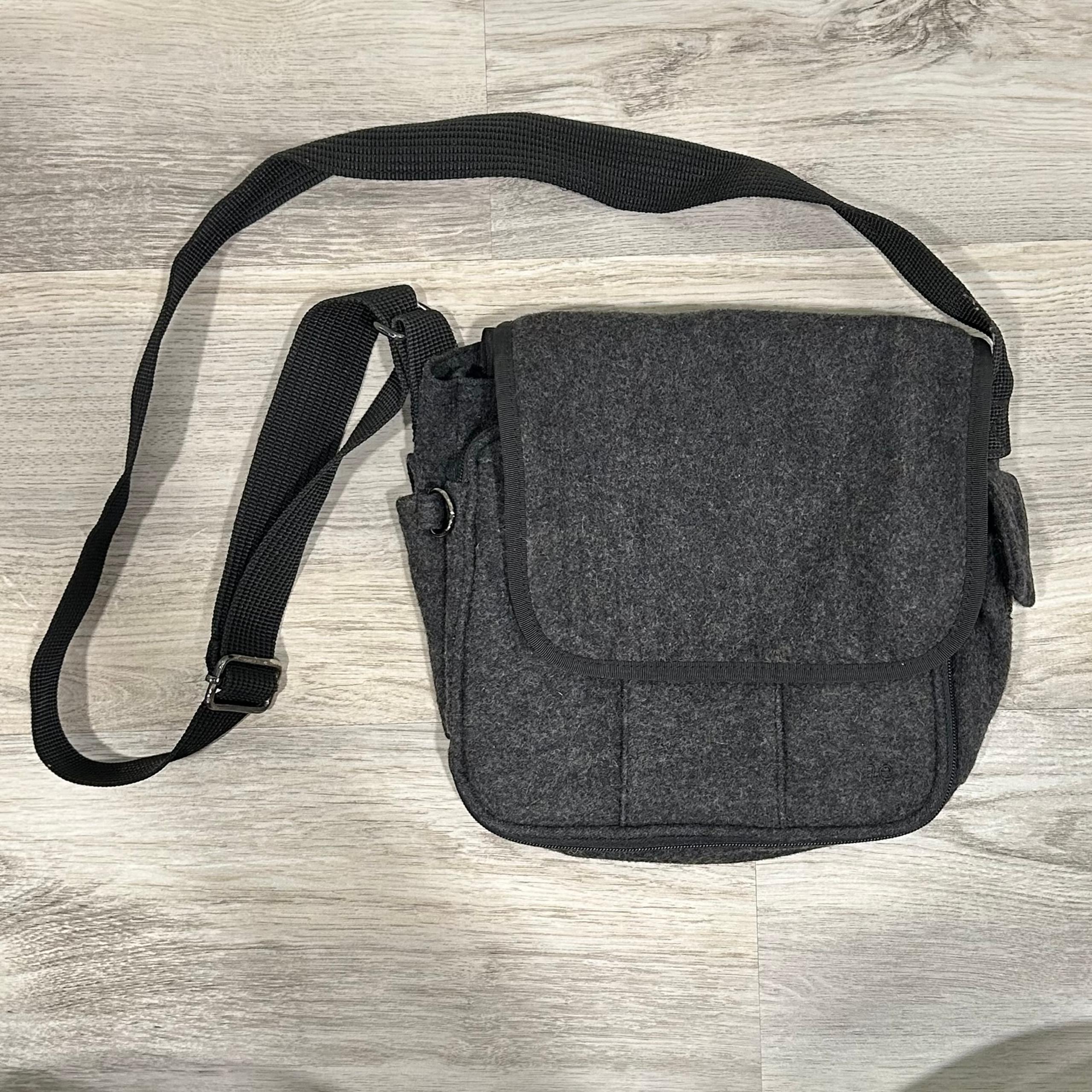 American Eagle Outfitters Gray Wool Felt Medium Crossbody Purse Shoulder Bag