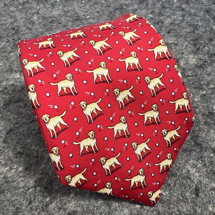 Vineyard Vines Mens Tie Red Yellow Lab Dog Ball ~61 x3 1/4 Christmas Dog