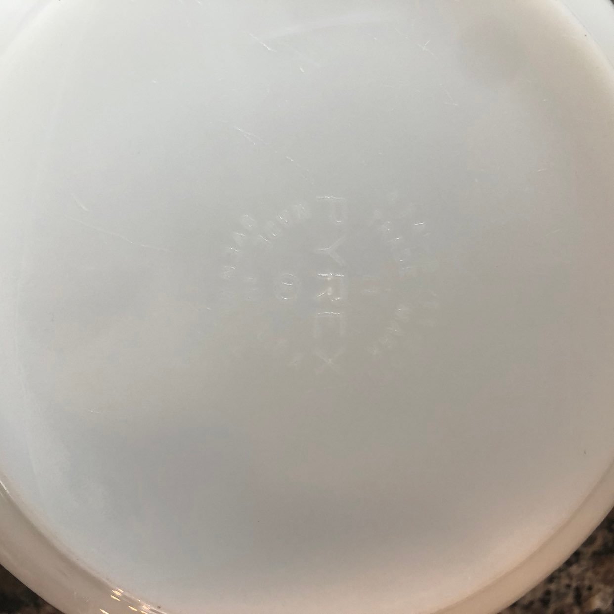 VTG Pyrex Snowflake: 443 Mixing Bowl + shops 474 Casserole