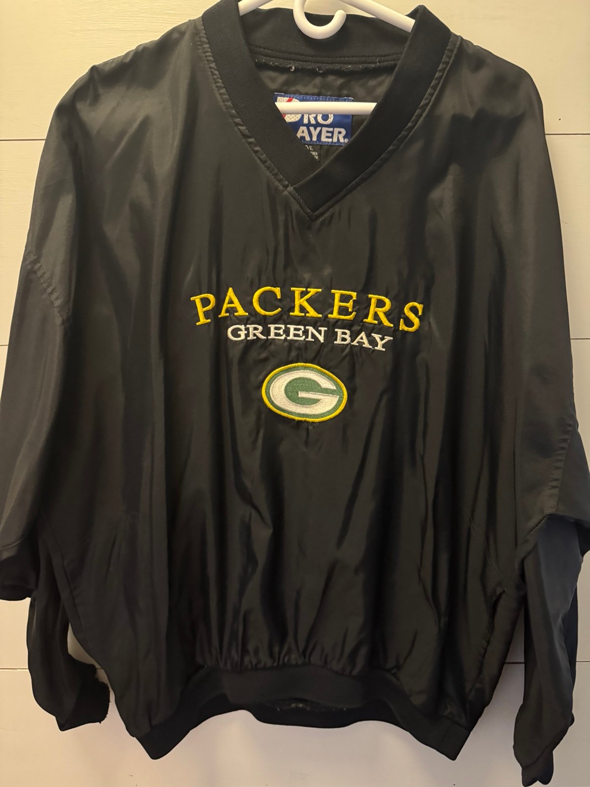 Green Bay Packers, Vintage Windbreaker, pullover with pockets. Black