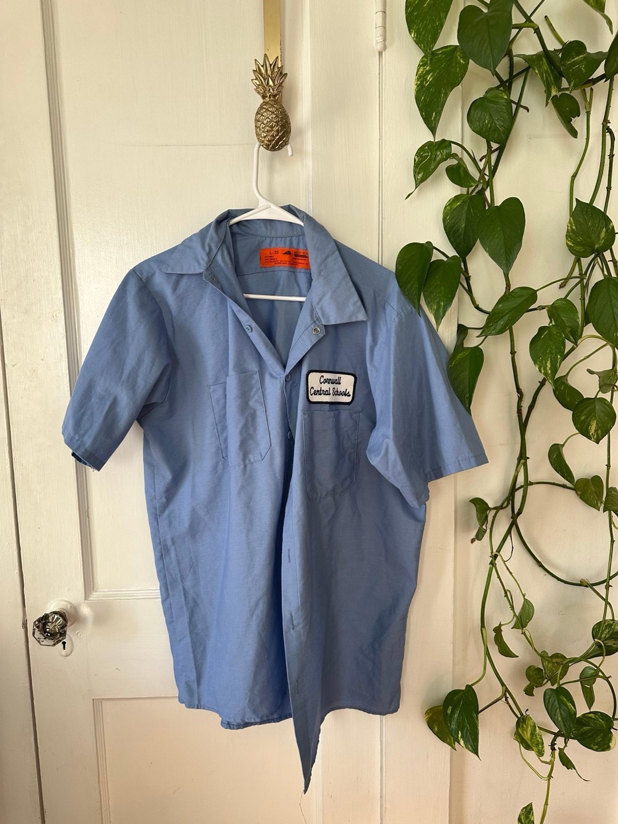 Red Kap men’s size large blue short sleeve Cornwall shirt