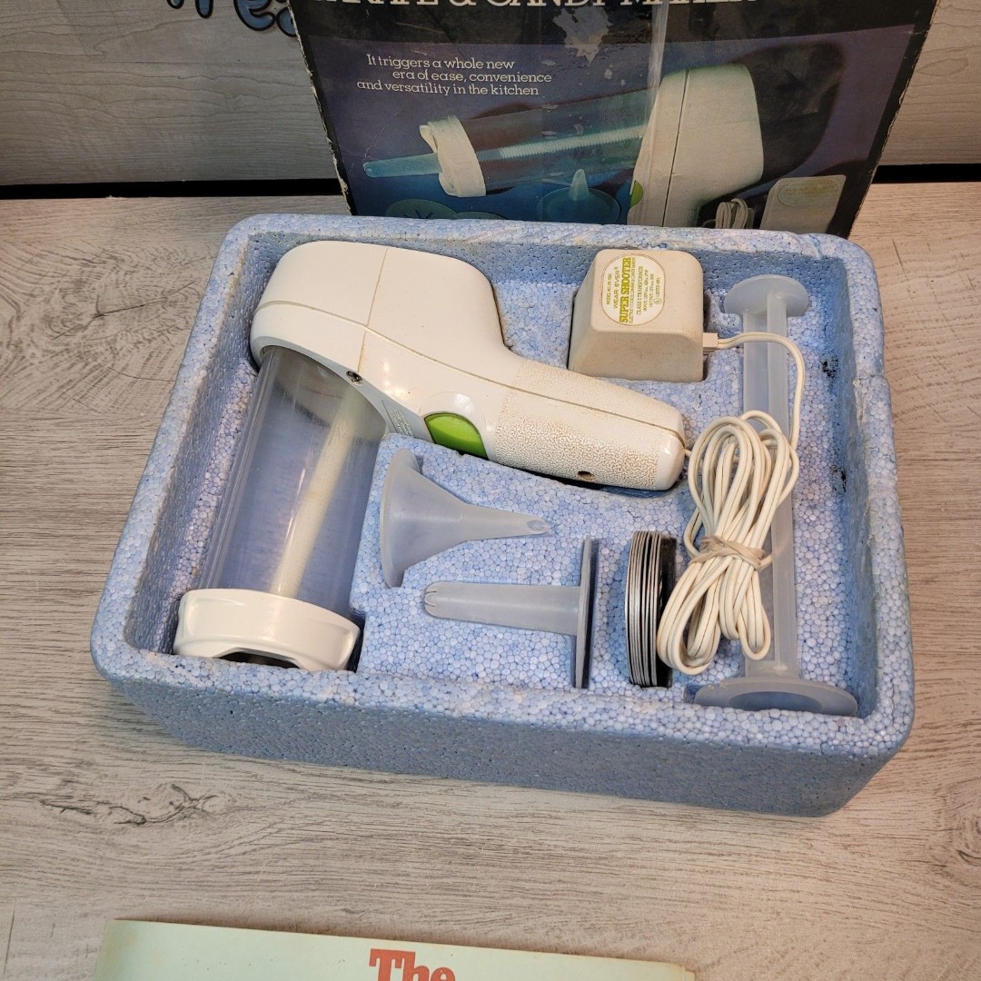 WearEver Super Shooter Electric Cookie Canape Candy Maker 70001 Vintage COMPLETE