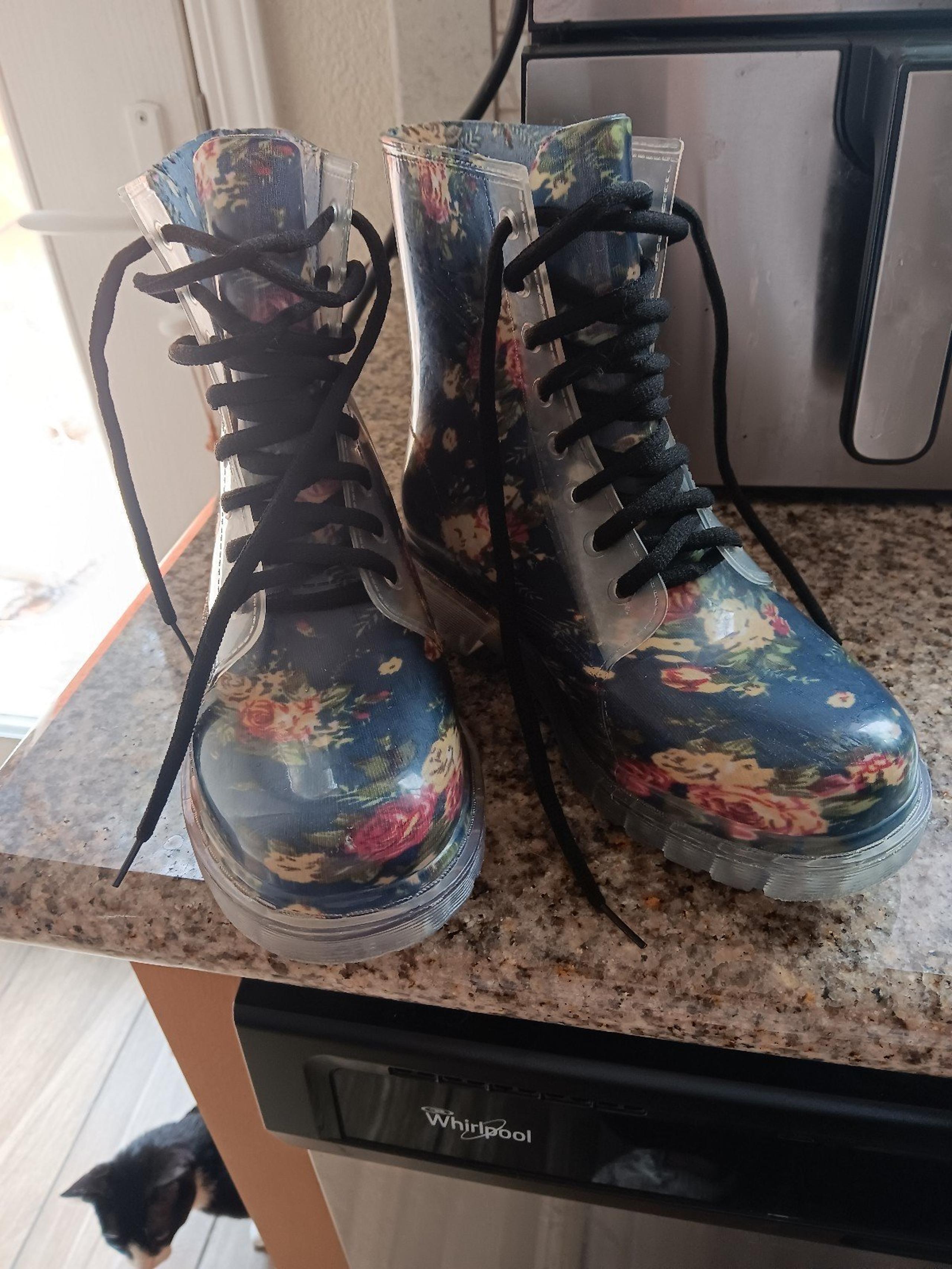 Cape Robbin Womens Rain Boots Size 6 Blue Floral