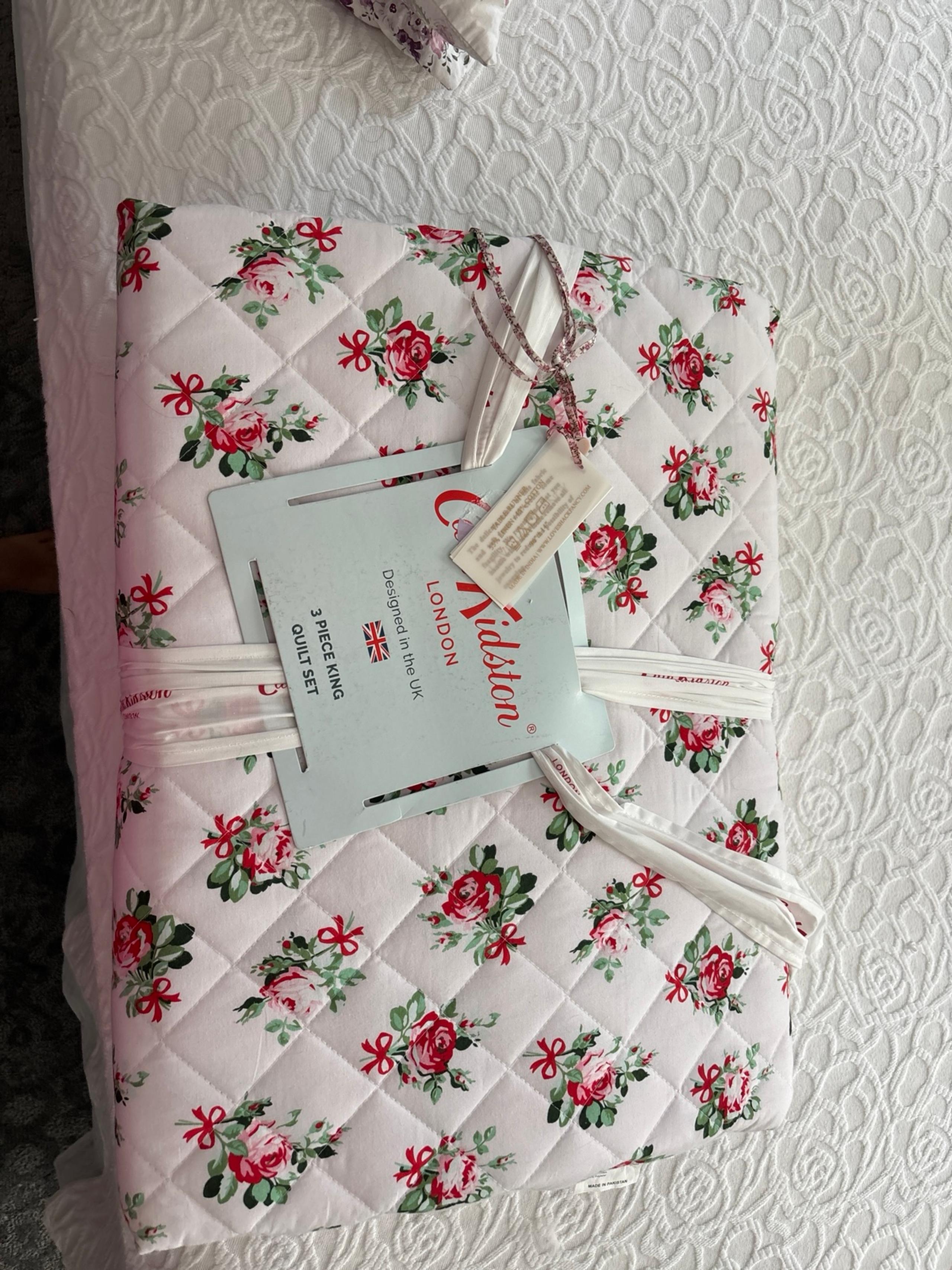 Cath Kidston Rose and Bow Quilt KING