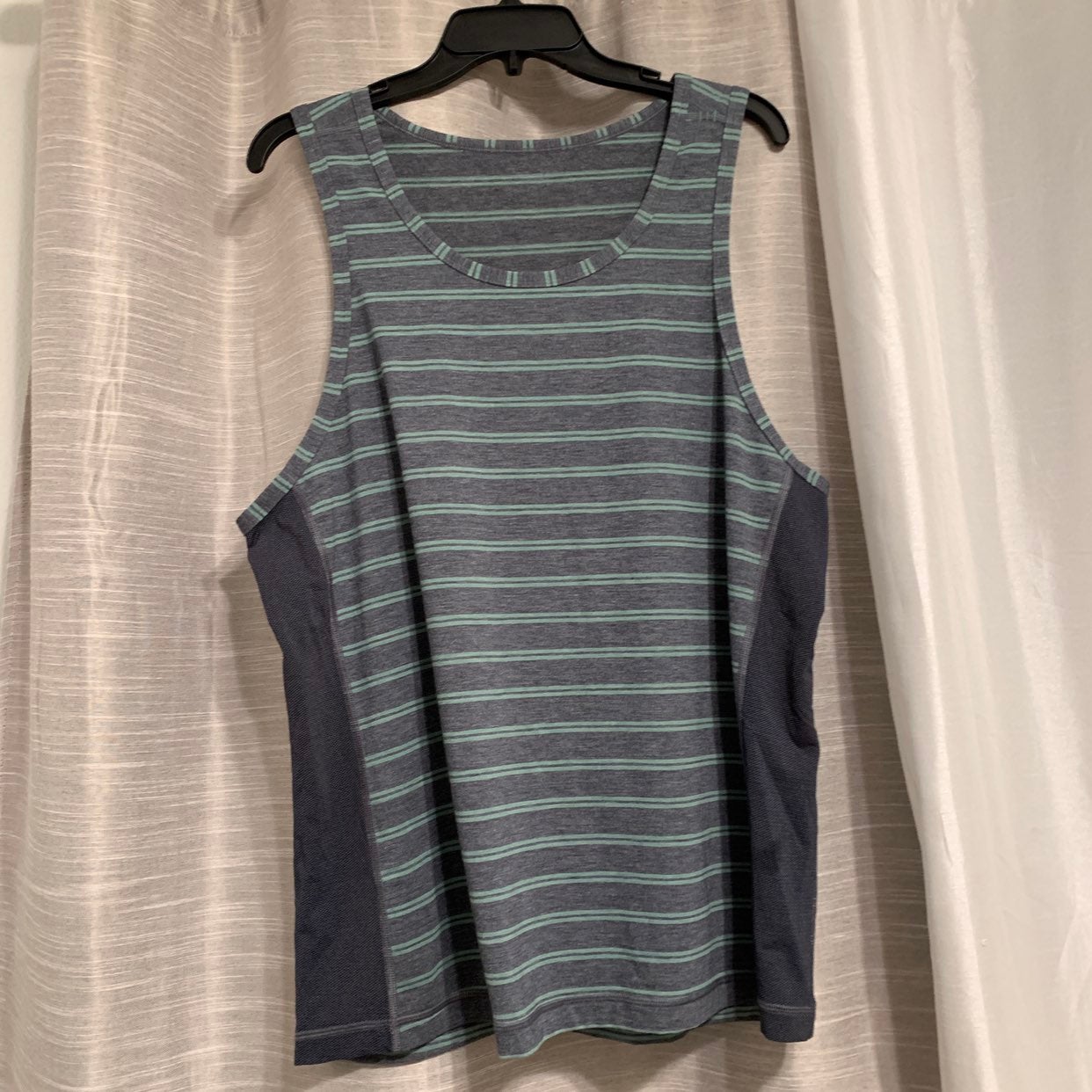 Lululemon Tank Top L